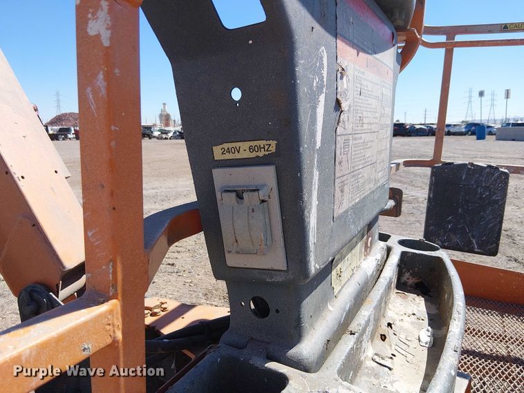 image for item YA1135 2011 JLG 600AJ boom lift