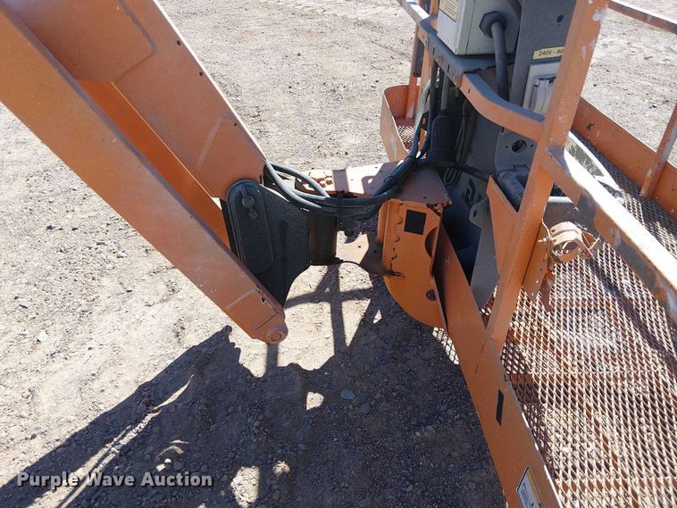 image for item YA1135 2011 JLG 600AJ boom lift