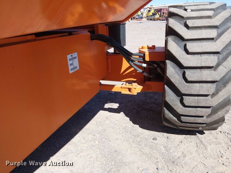 image for item YA1135 2011 JLG 600AJ boom lift