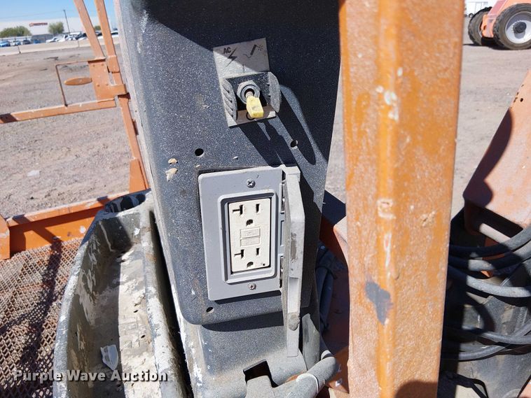 image for item YA1135 2011 JLG 600AJ boom lift