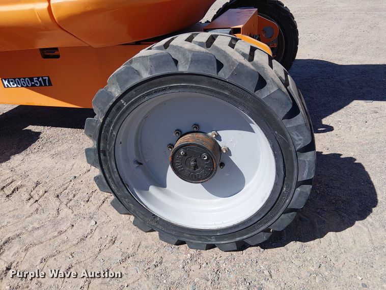 image for item YA1135 2011 JLG 600AJ boom lift