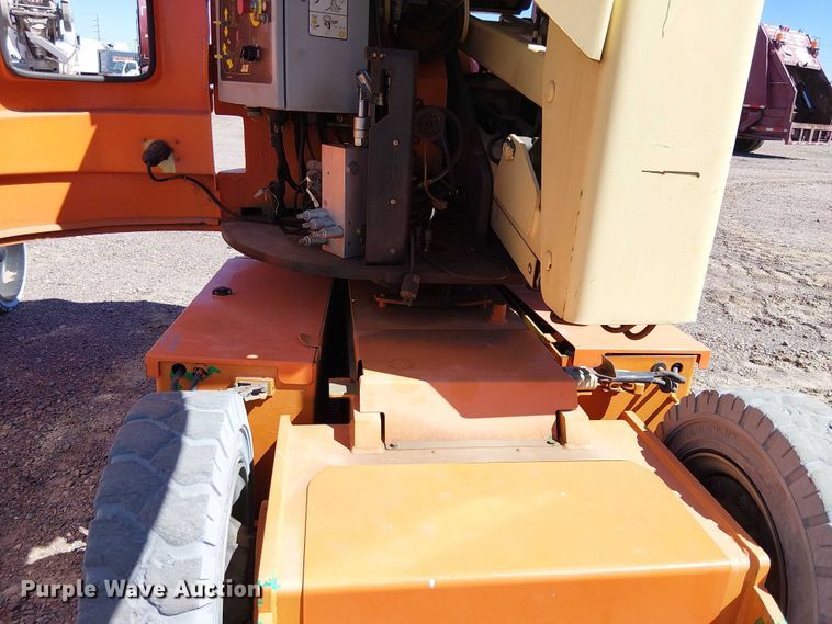 image for item YA1136 2011 JLG E300AJP boom lift