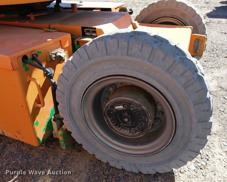 image for item YA1136 2011 JLG E300AJP boom lift