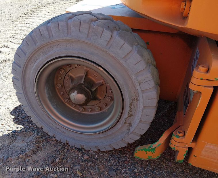 image for item YA1136 2011 JLG E300AJP boom lift