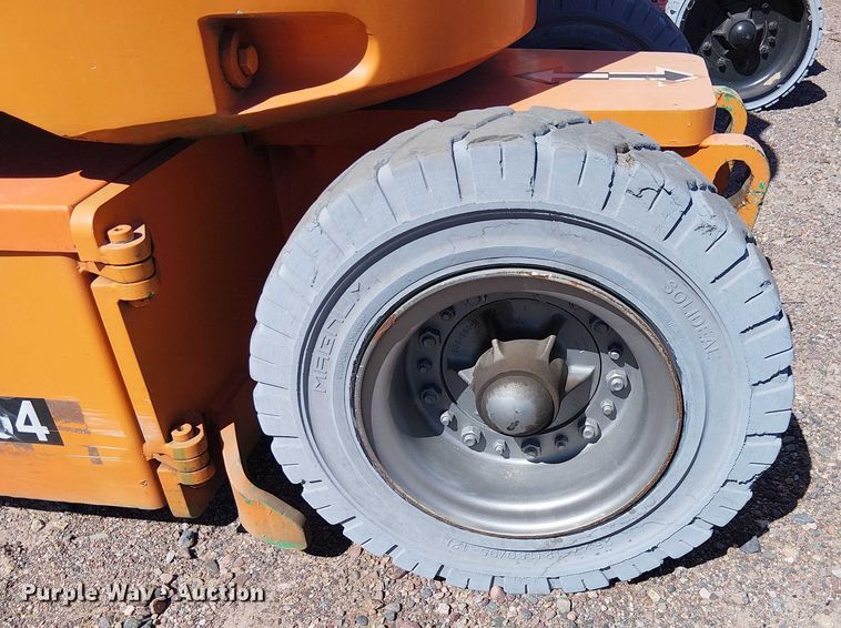 image for item YA1136 2011 JLG E300AJP boom lift