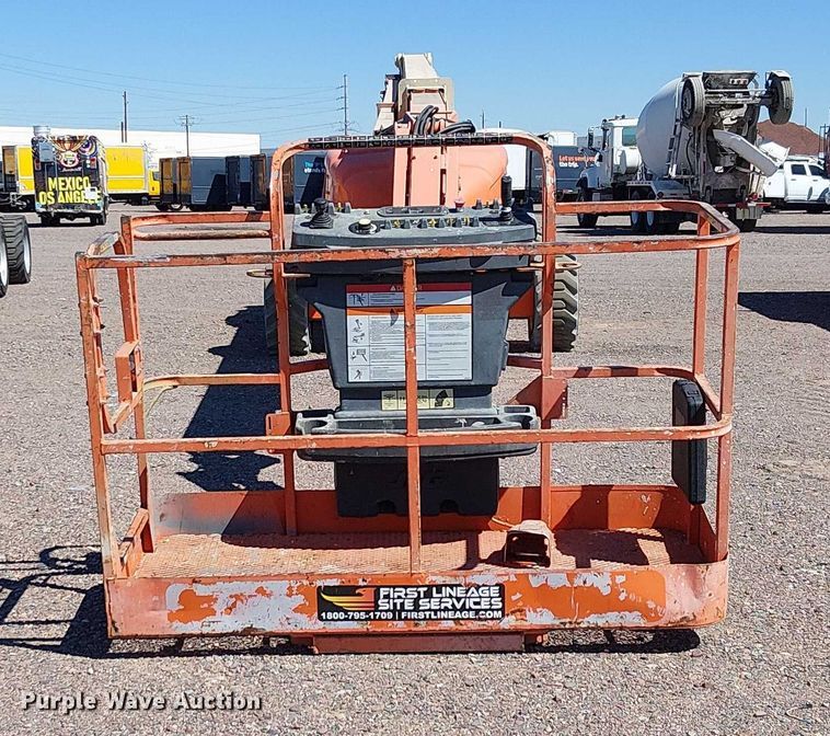 image for item YA1137 2011 JLG M600 boom lift