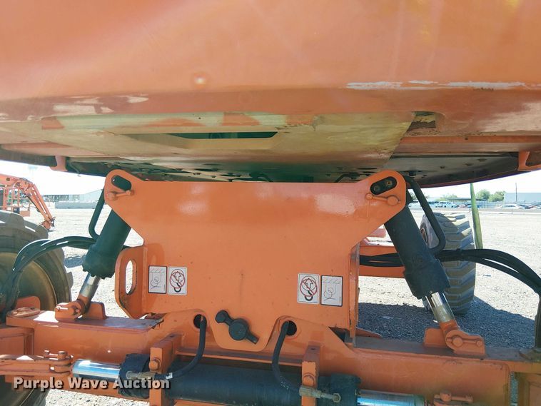 image for item YA1137 2011 JLG M600 boom lift