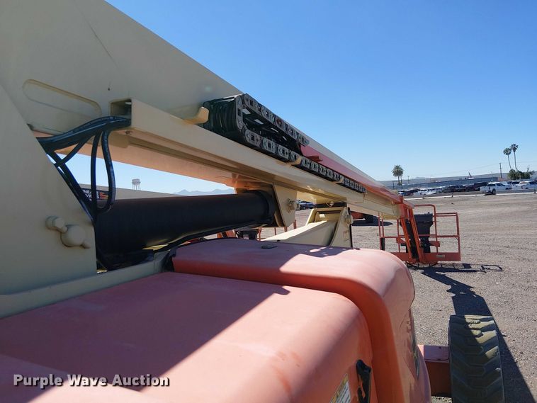 image for item YA1137 2011 JLG M600 boom lift