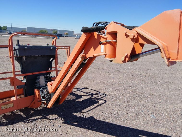 image for item YA1137 2011 JLG M600 boom lift
