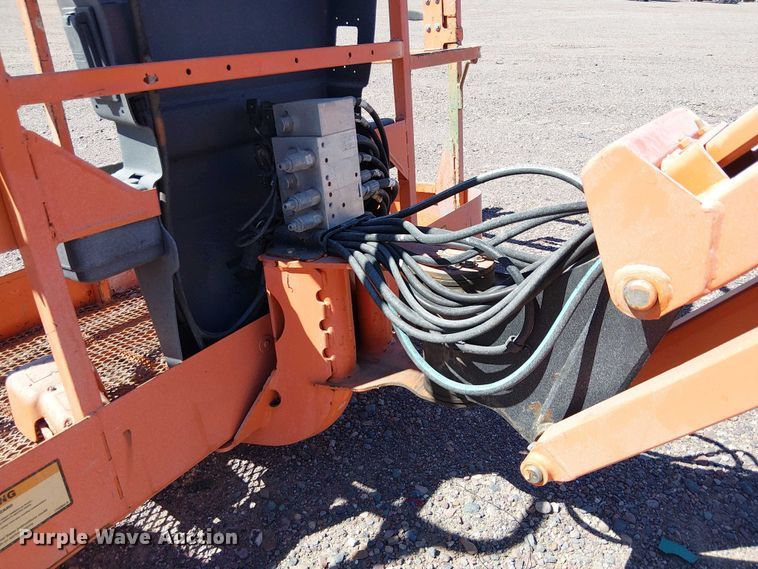 image for item YA1137 2011 JLG M600 boom lift
