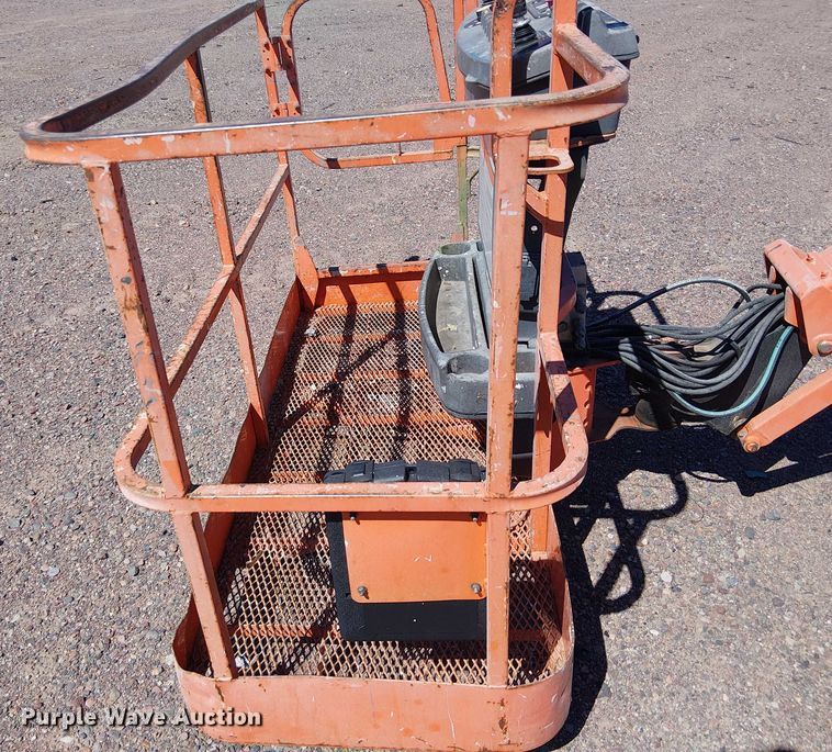 image for item YA1137 2011 JLG M600 boom lift