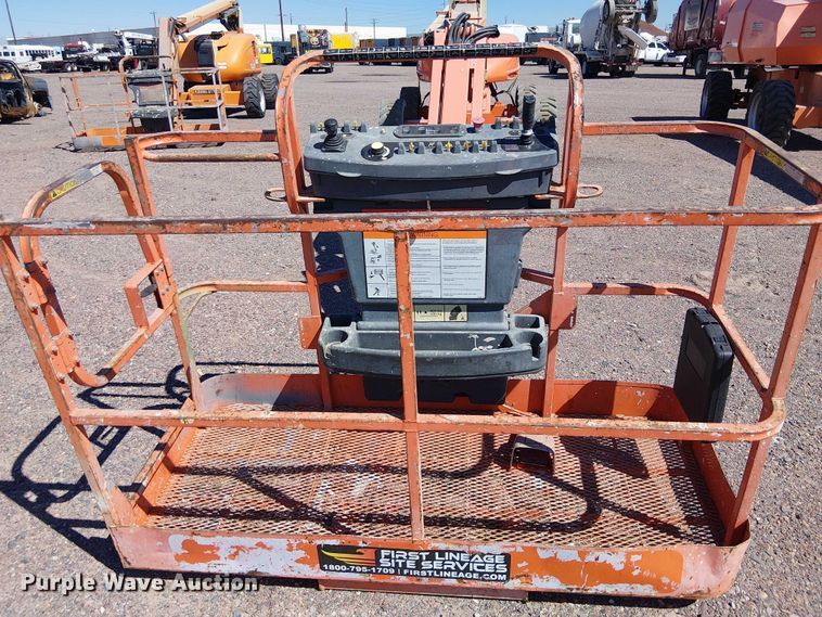 image for item YA1137 2011 JLG M600 boom lift