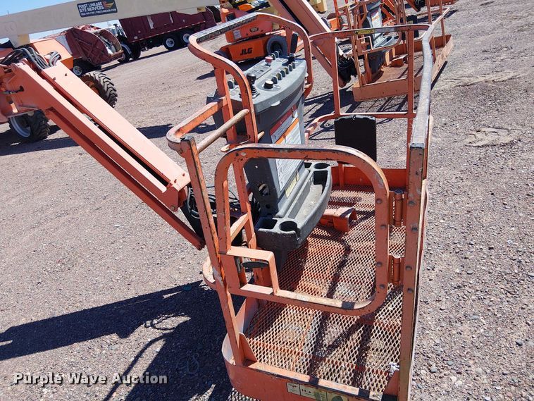 image for item YA1137 2011 JLG M600 boom lift