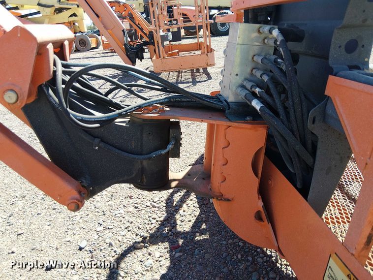 image for item YA1137 2011 JLG M600 boom lift