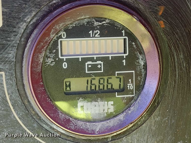 image for item YA1137 2011 JLG M600 boom lift