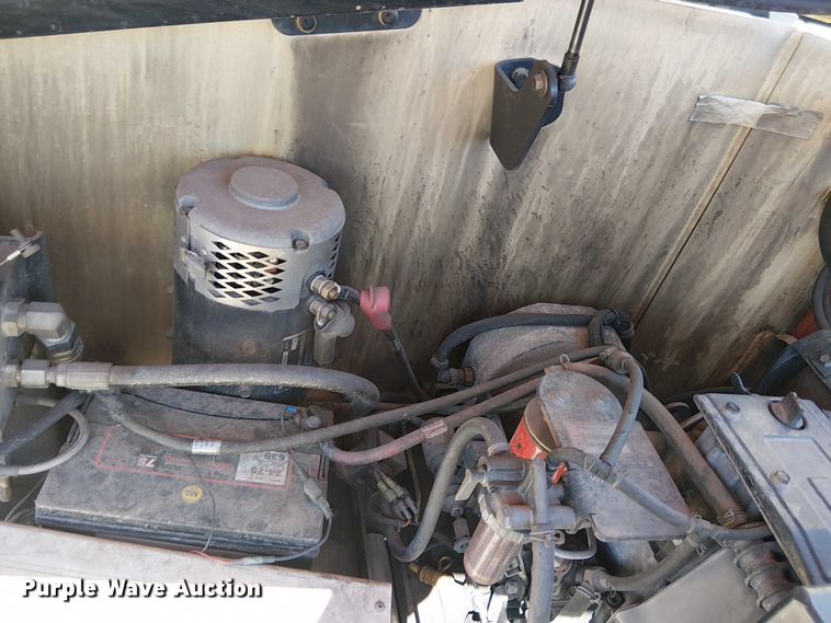 image for item YA1137 2011 JLG M600 boom lift