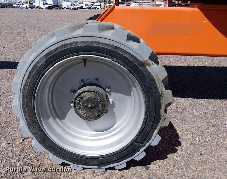 image for item YA1137 2011 JLG M600 boom lift