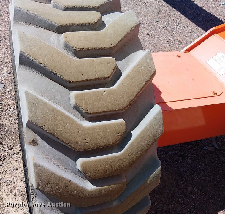 image for item YA1137 2011 JLG M600 boom lift