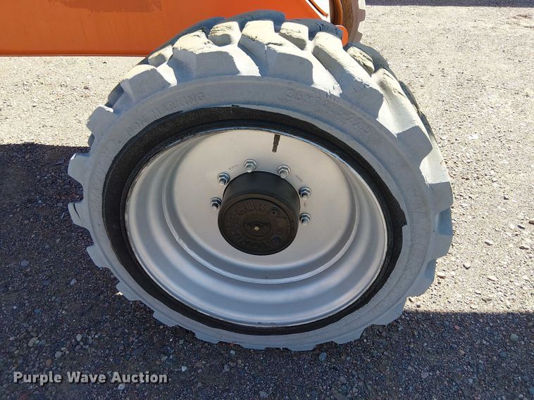 image for item YA1137 2011 JLG M600 boom lift