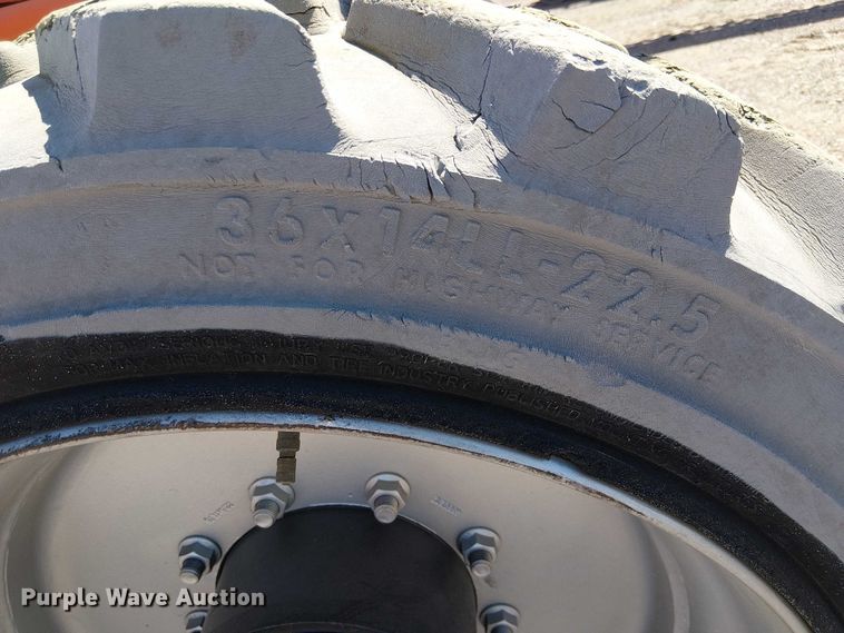 image for item YA1137 2011 JLG M600 boom lift