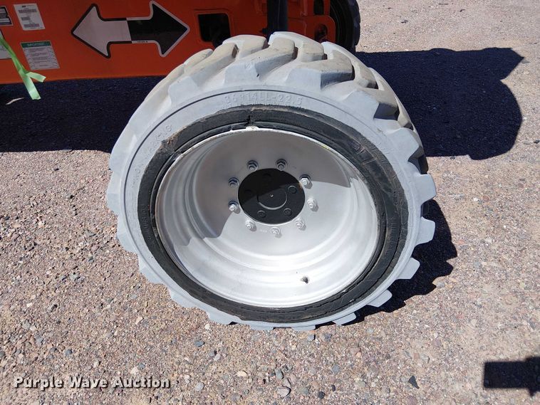 image for item YA1137 2011 JLG M600 boom lift