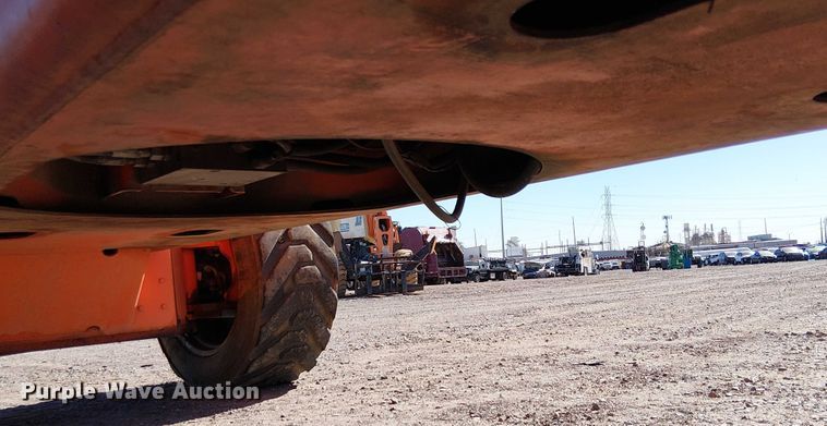 image for item YA1140 2007 JLG 1350SJP boom lift