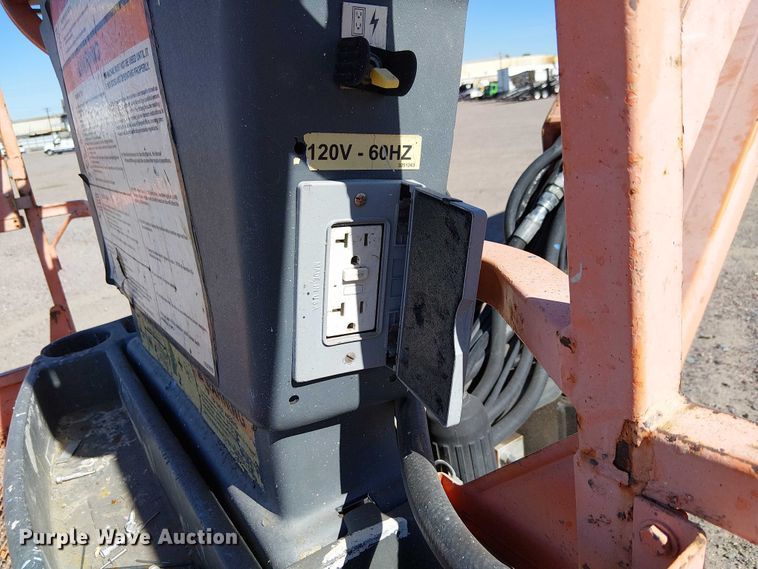 image for item YA1140 2007 JLG 1350SJP boom lift