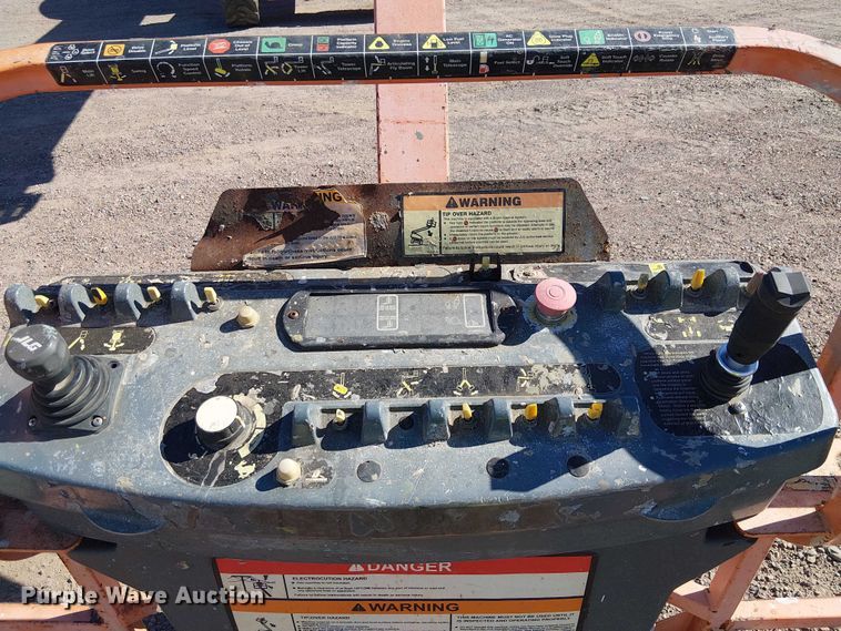 image for item YA1140 2007 JLG 1350SJP boom lift