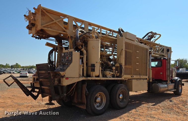 image for item YA1158 2016 Peterbilt 367 drilling rig truck