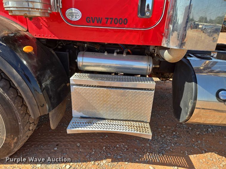 image for item YA1158 2016 Peterbilt 367 drilling rig truck