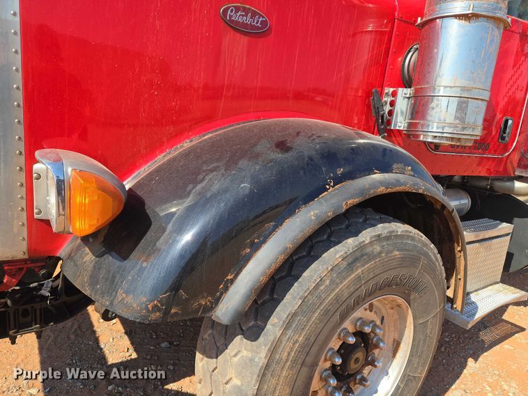 image for item YA1158 2016 Peterbilt 367 drilling rig truck