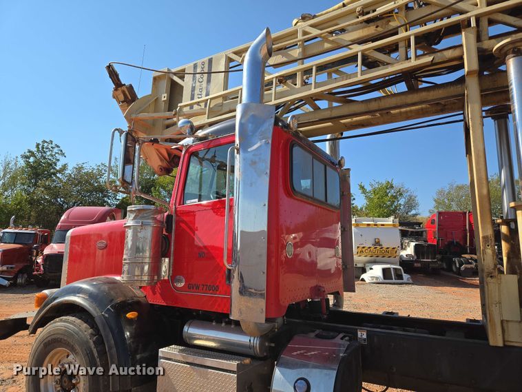 image for item YA1158 2016 Peterbilt 367 drilling rig truck