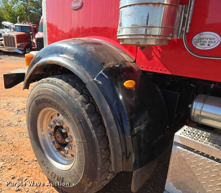 image for item YA1158 2016 Peterbilt 367 drilling rig truck