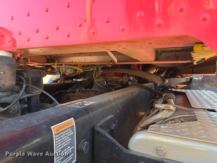 image for item YA1158 2016 Peterbilt 367 drilling rig truck