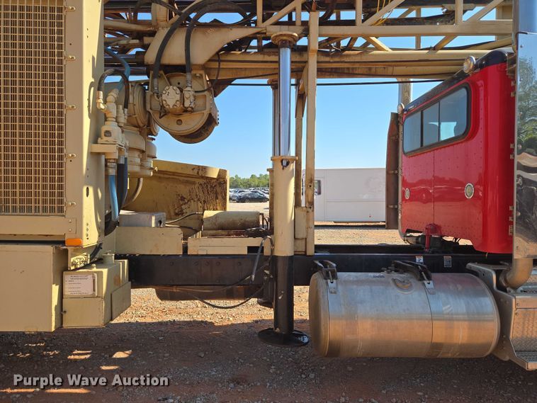 image for item YA1158 2016 Peterbilt 367 drilling rig truck