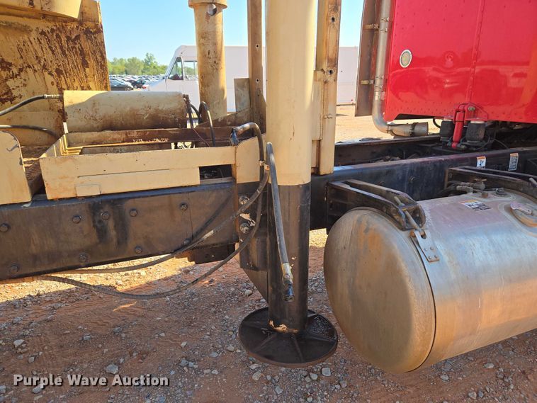 image for item YA1158 2016 Peterbilt 367 drilling rig truck