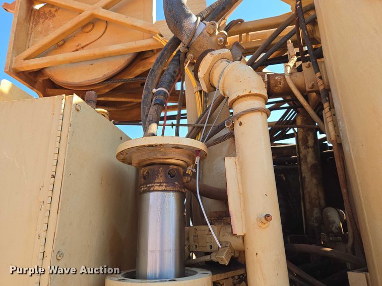 image for item YA1158 2016 Peterbilt 367 drilling rig truck