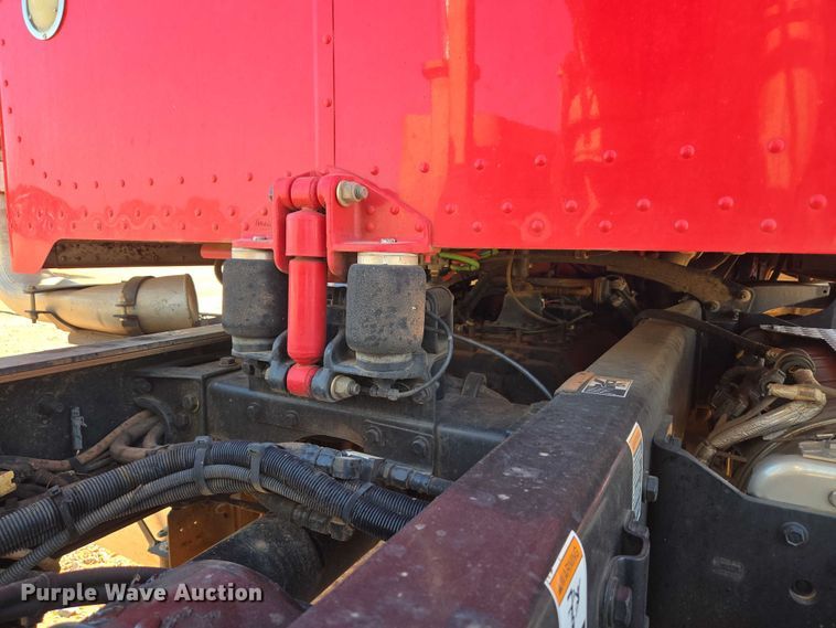 image for item YA1158 2016 Peterbilt 367 drilling rig truck