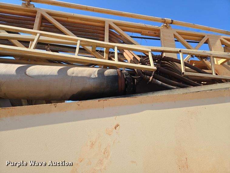 image for item YA1158 2016 Peterbilt 367 drilling rig truck