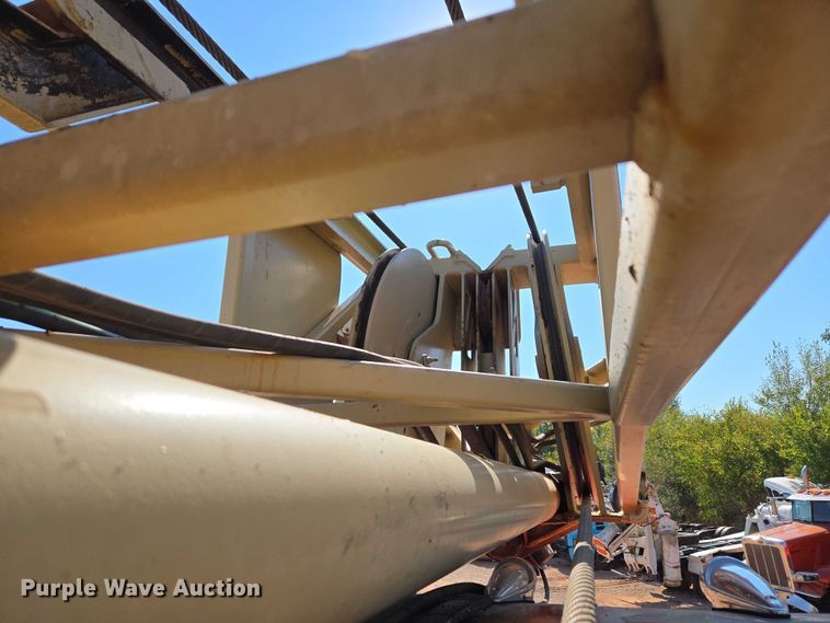 image for item YA1158 2016 Peterbilt 367 drilling rig truck