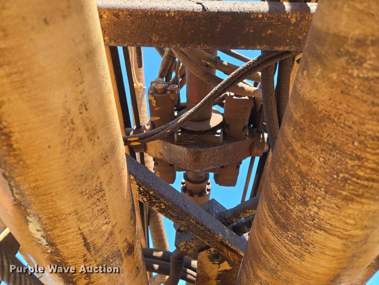 image for item YA1158 2016 Peterbilt 367 drilling rig truck