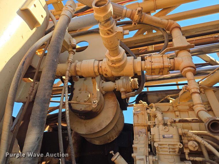 image for item YA1158 2016 Peterbilt 367 drilling rig truck