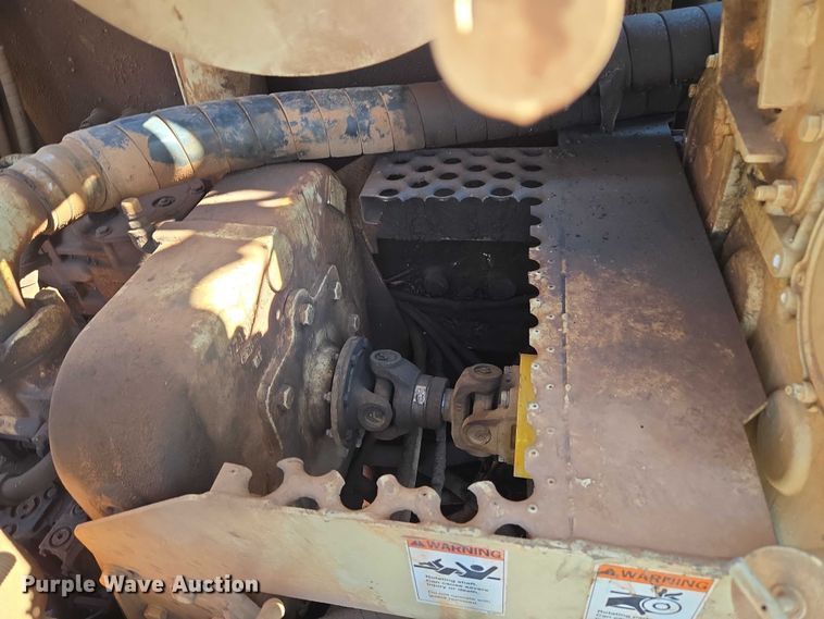 image for item YA1158 2016 Peterbilt 367 drilling rig truck