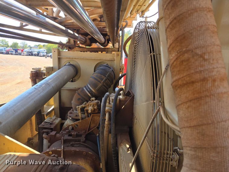 image for item YA1158 2016 Peterbilt 367 drilling rig truck