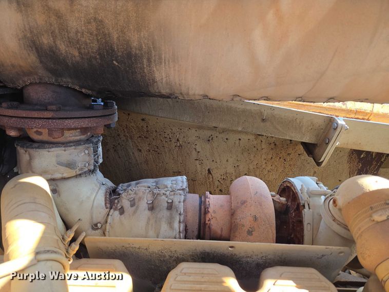 image for item YA1158 2016 Peterbilt 367 drilling rig truck