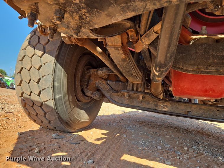 image for item YA1158 2016 Peterbilt 367 drilling rig truck