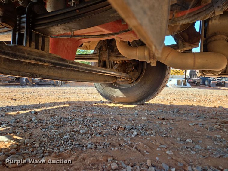 image for item YA1158 2016 Peterbilt 367 drilling rig truck