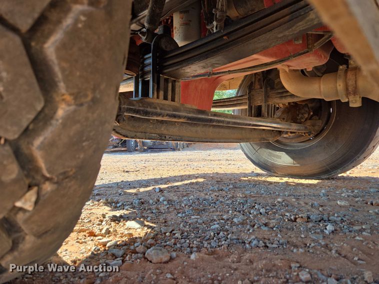 image for item YA1158 2016 Peterbilt 367 drilling rig truck