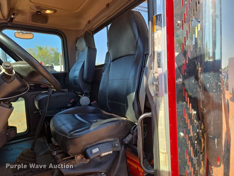 image for item YA1158 2016 Peterbilt 367 drilling rig truck