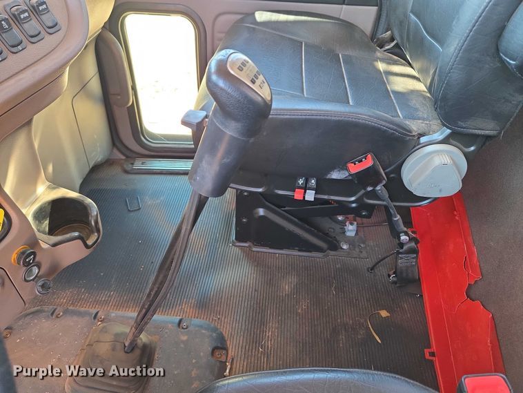 image for item YA1158 2016 Peterbilt 367 drilling rig truck